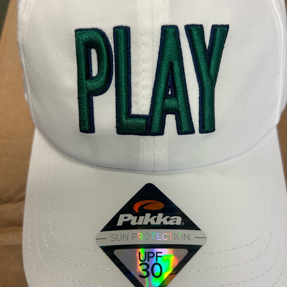 Women’s PLAY golf/baseball Hat NWT